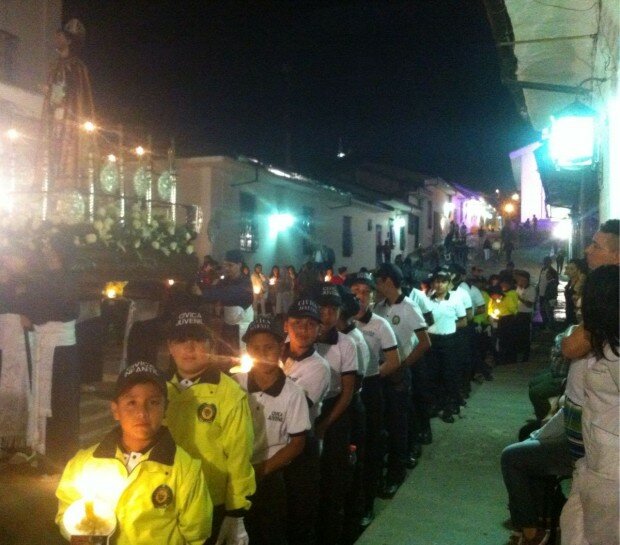 Los integrantes de la Policía Cívica Juvenil y de Mayores acompañaron los recorridos en las diferentes procesiones. 