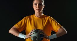 mujer con pelota